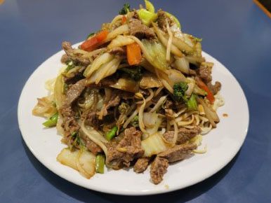 Tallarín Chifa con Carne
